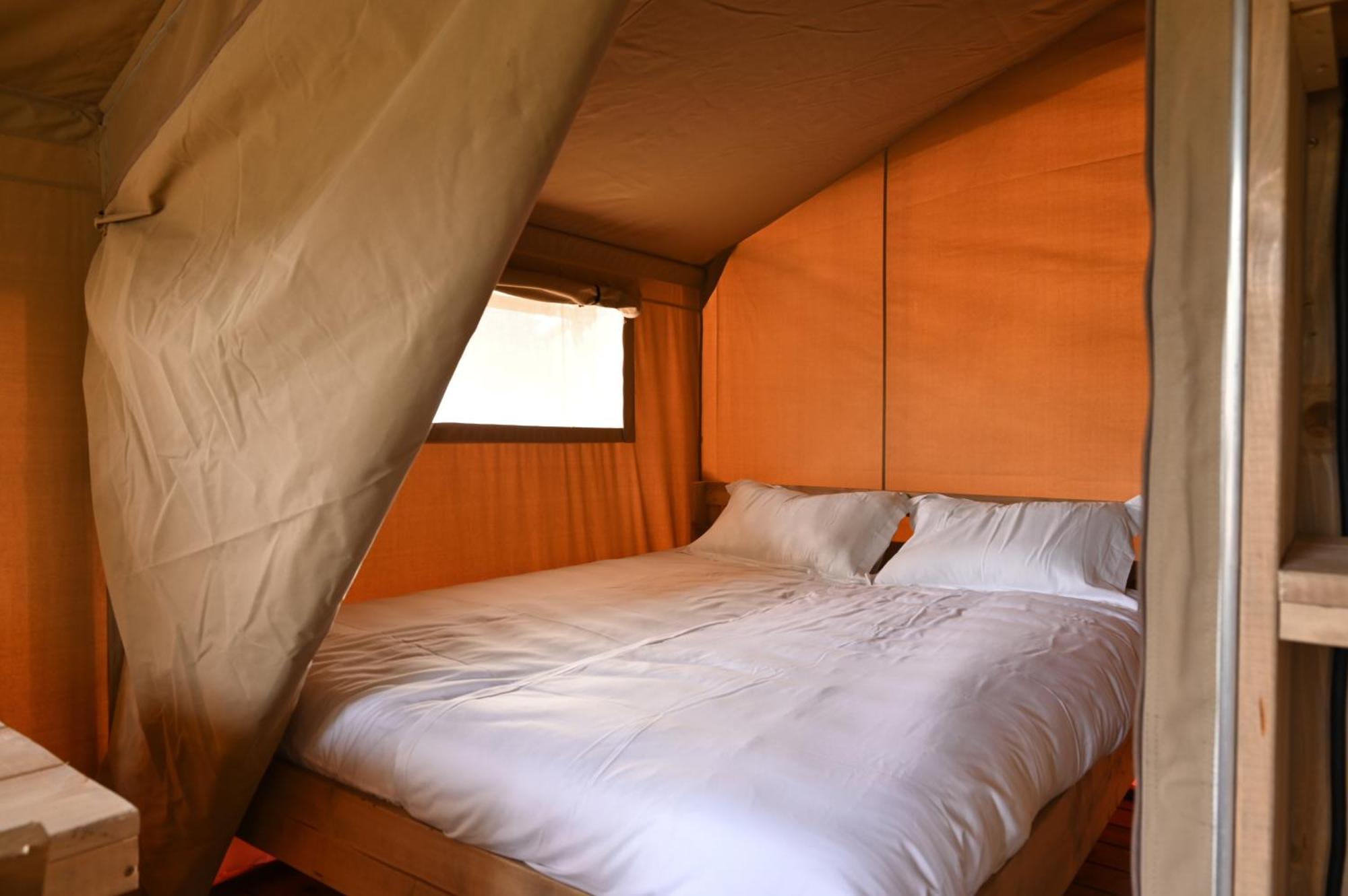 Camping Rcn Les Collines De Кастеллан Номер фото
